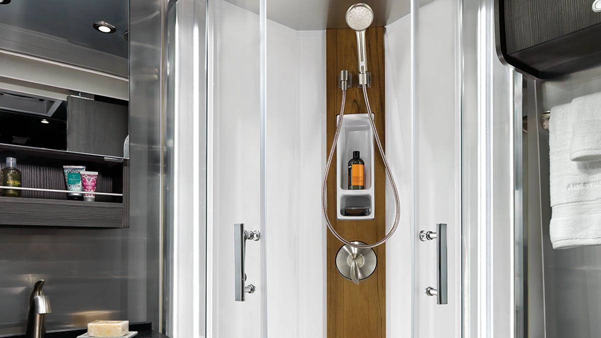 Atlas-MY2020-Overview-Features-3-Bathroom